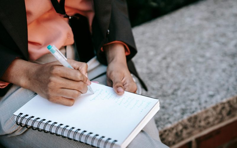 Entenda as diferenças entre metas, planos e objetivos para o seu planejamento pessoal 