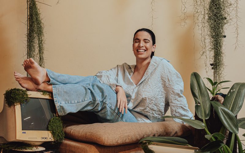 Daniela Fernandes celebra 10 anos de carreira com o show “Terráquea”, no TAM