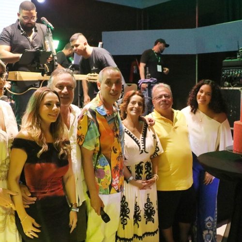 Rodrigo Loureiro celebra aniversário em grande estilo com sua tradicional “Feijoada.com”