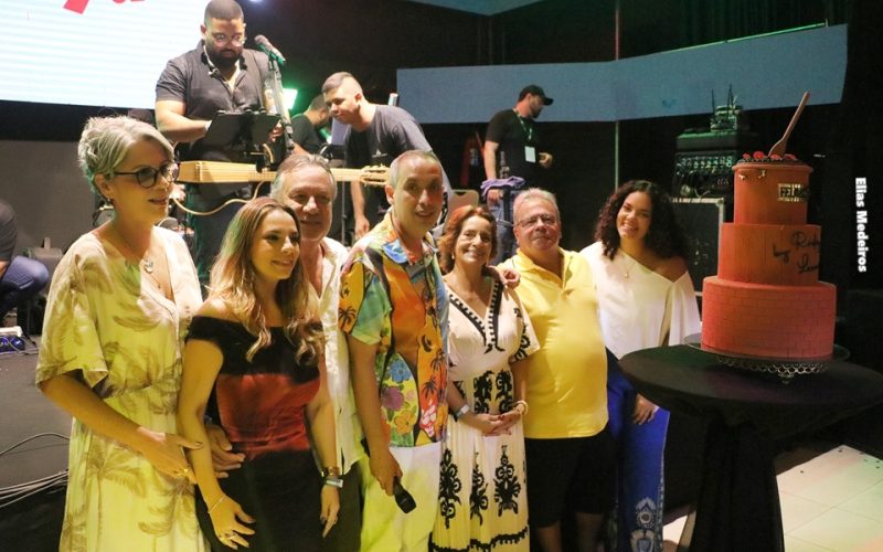 Rodrigo Loureiro celebra aniversário em grande estilo com sua tradicional “Feijoada.com”