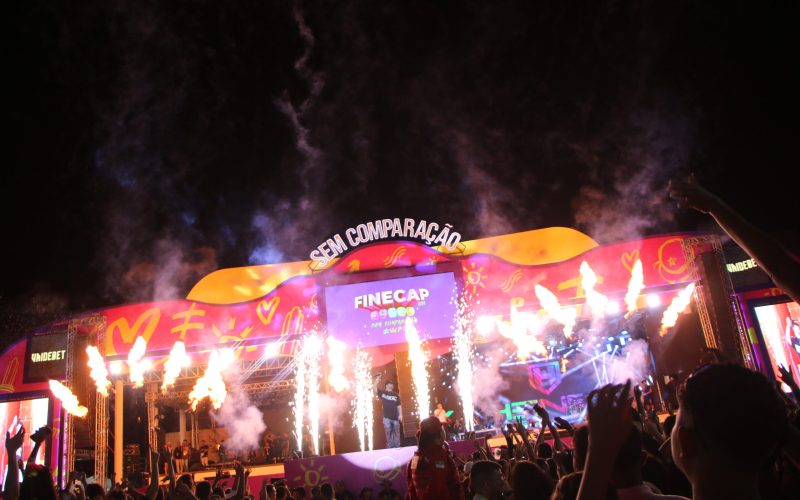 Segundo dia de shows da FINECAP 2024 reúne grande público com atrações nacionais