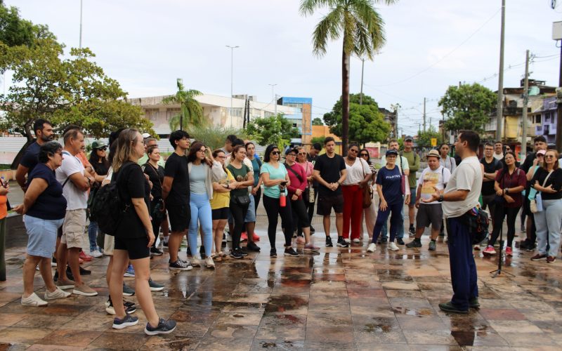 Historiador transforma Centro de Natal em palco de “fofoca histórica” e atrai potiguares de volta às ruas
