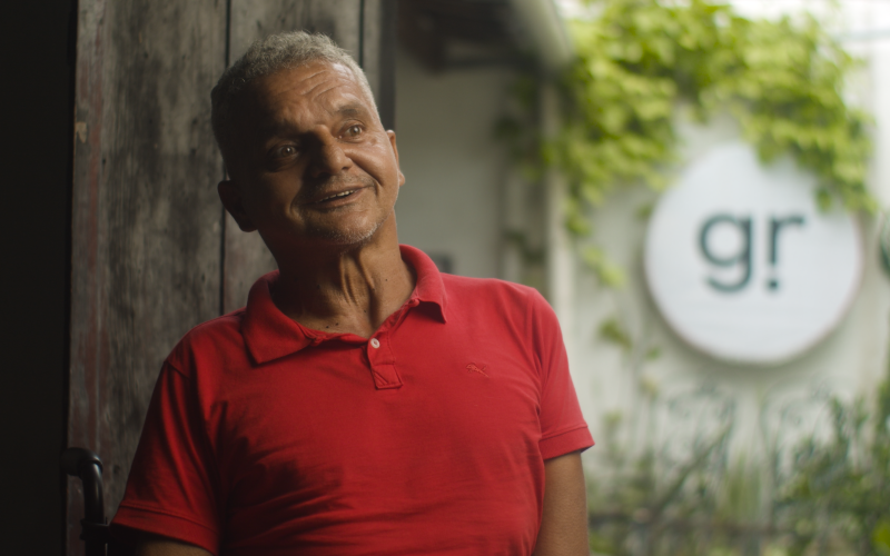 Documentário “Estou adaptado a uma cidade não adaptável” destaca desafios de acessibilidade em Natal