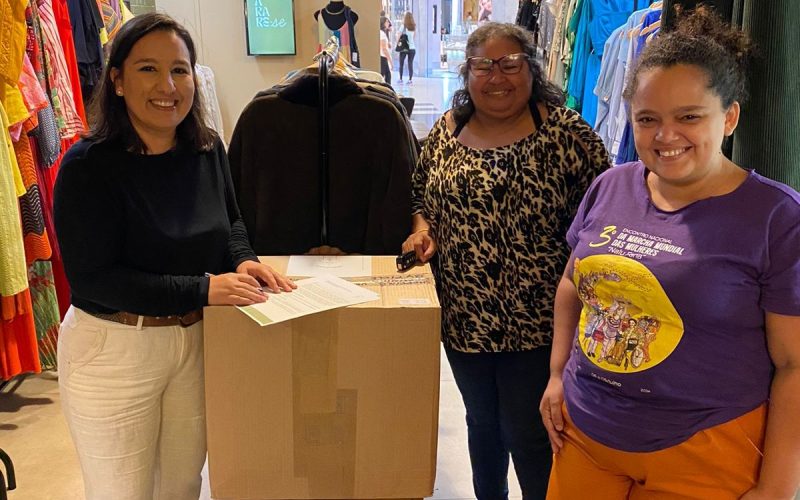 Casa de Acolhimento Anatália de Melo Alves recebe doações de roupas do projeto Arara Social