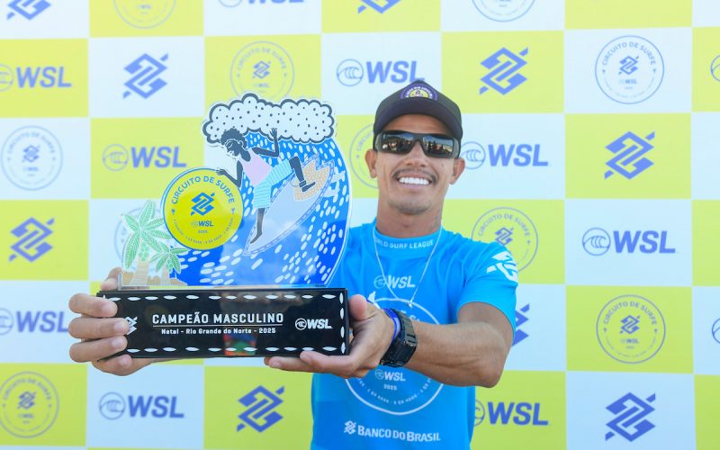 Potiguar Israel Junior conquista o Circuito Banco do Brasil de Surfe, em Natal (RN)