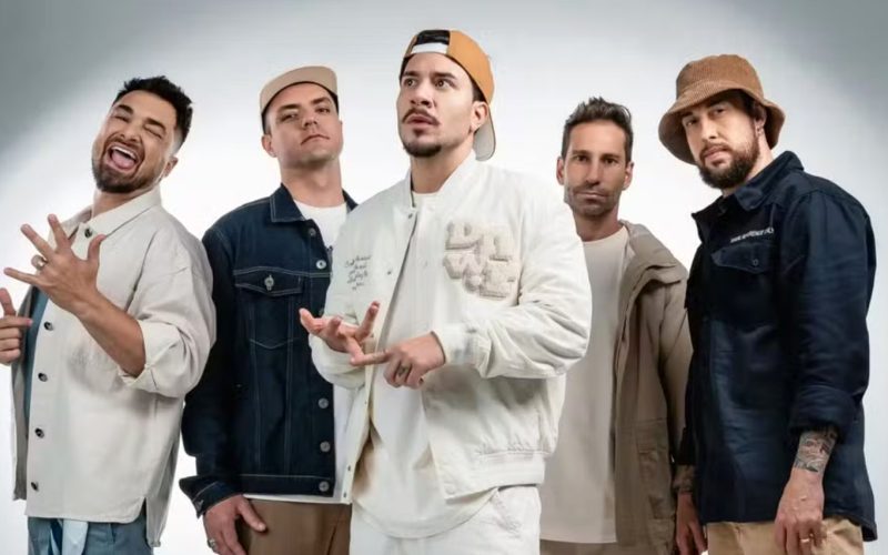 Pé no Samba agita o sábado (8) com show gratuito de Jeito Moleque na Via Costeira