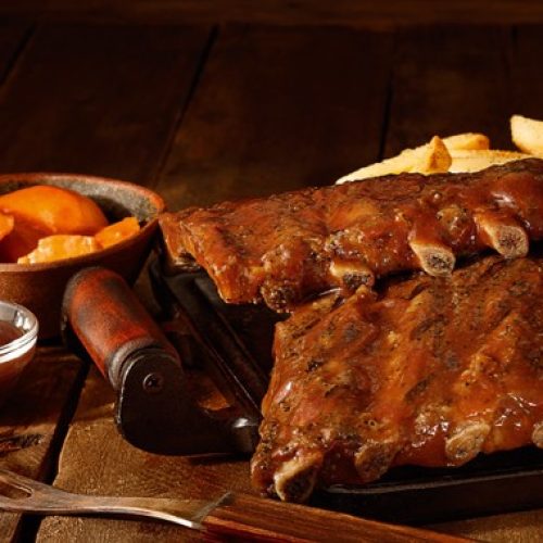 Outback celebra o Dia do Amigo com menu para dois a partir de R$ 59,90