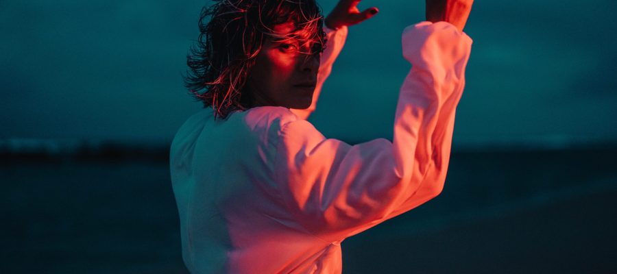 Juliana Linhares apresenta novo show “Até Cansar o Cansaço” , no Teatro Riachuelo