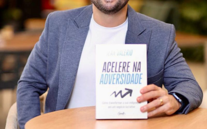 Livro “Acelere na Adversidade”, de Jean Valério, está entre os mais vendidos do país