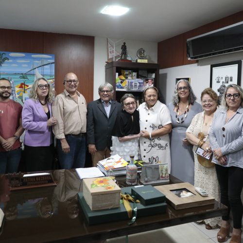 Após receber medalha, atriz Tânia Maria se encontra com a governadora Fátima Bezerra