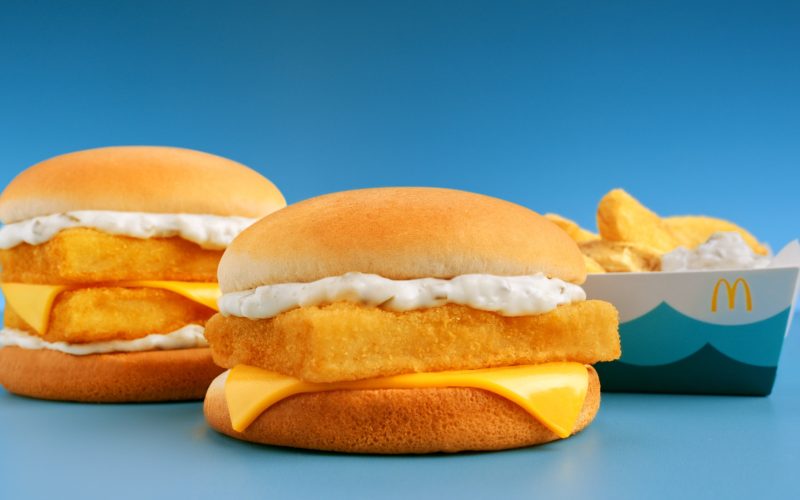 McDonald’s apresenta McFish&Chips com batatas rústicas e parceria com Duolingo