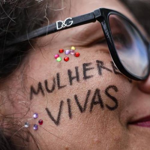 Combate à violência conta a mulher passa por atuação em rede com orientação e acolhimento