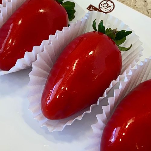 Sodiê Doces aposta na tendência dos Morangos do Amor; Saiba onde encontrar