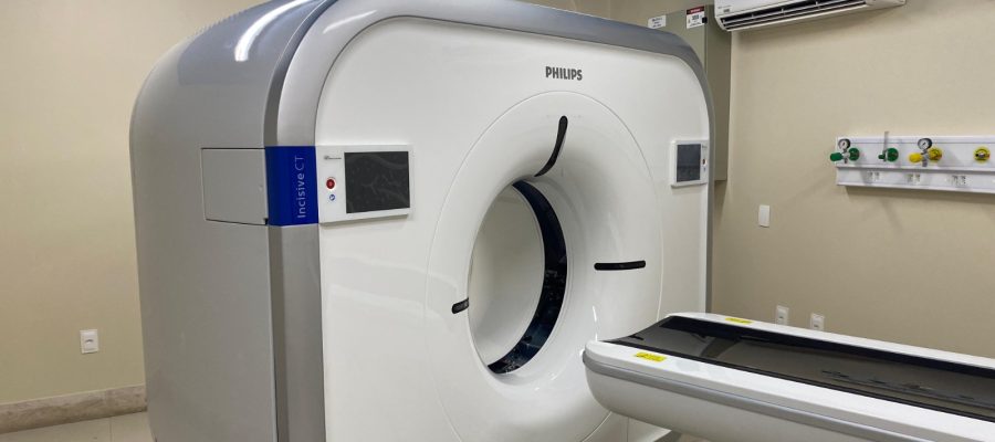 Varela Santiago recebe tomógrafo de R$ 2,5 milhões e reforça diagnóstico oncológico