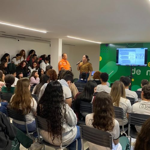 Corpo de Bombeiros discute bullying e a cultura de paz em colégio de Natal