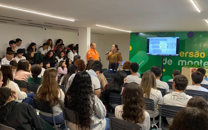 Corpo de Bombeiros discute bullying e a cultura de paz em colégio de Natal