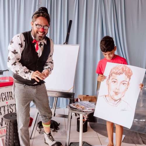 Artista potiguar Daniel Torres estreia solo de palhaçaria “Riscado”