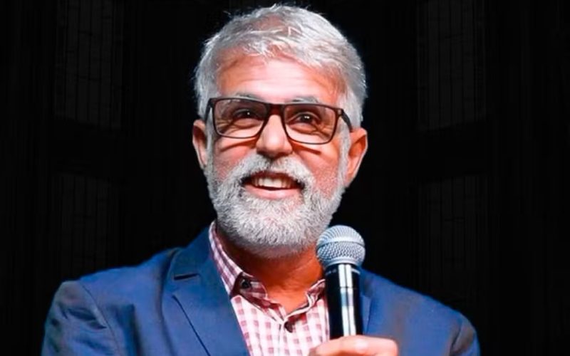 Pastor Cláudio Duarte apresenta a palestra “Fases da Vida”, no Teatro Riachuelo