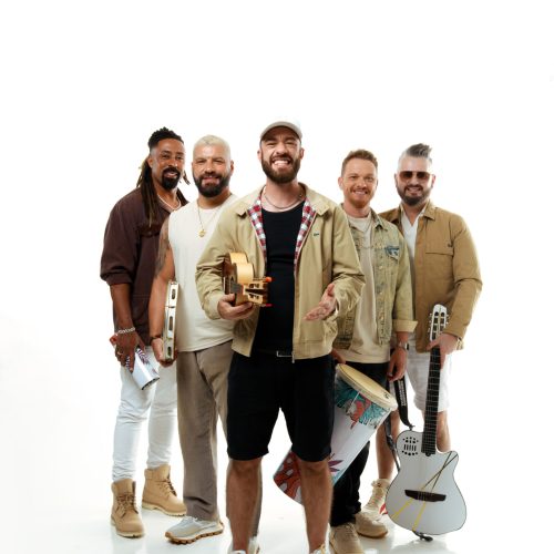 Últimos ingressos gratuitos para o Pé no Samba estão disponíveis; evento acontece neste sábado (11)