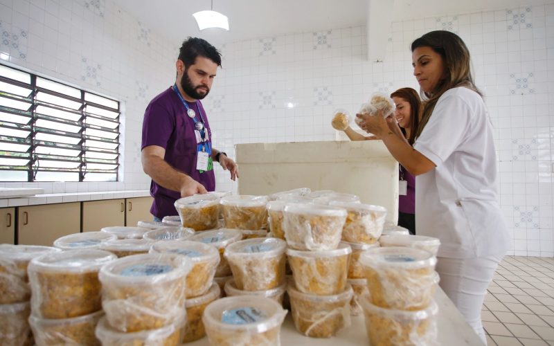 Fecomércio RN promove São João Solidário com entrega de refeições a pessoas em situação de rua