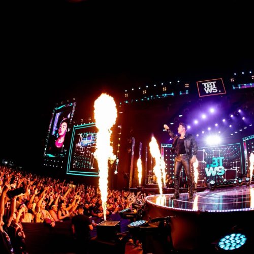 Com Arena das Dunas lotada, Safadão traz TBT e duas décadas de sucessos; Rey Vaqueiro tá confirmado