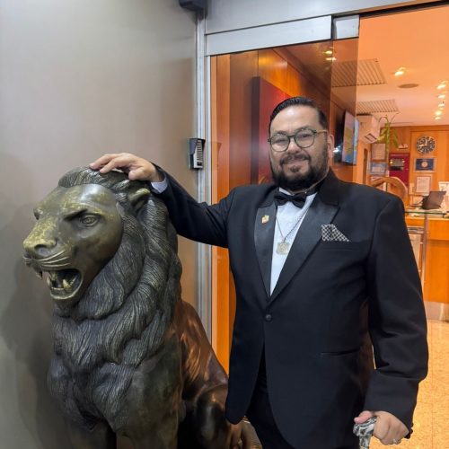 Jornalista Toinho Silveira celebra 75 anos com coquetel e avant-première de “Clô Pra Sempre”