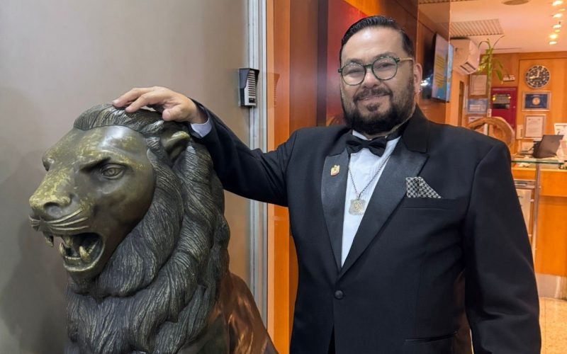 Jornalista Toinho Silveira celebra 75 anos com coquetel e avant-première de “Clô Pra Sempre”