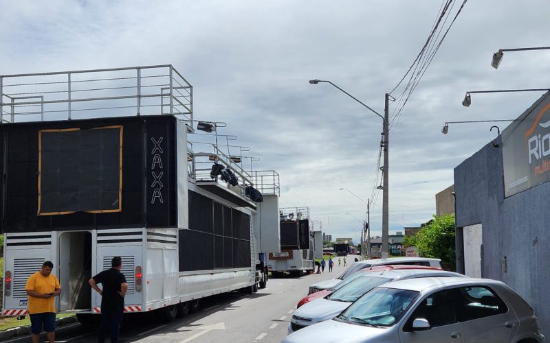 Trios elétricos chegam em Mossoró para o Pingo da Mei Dia; Festa acontece nesse sábado (1)