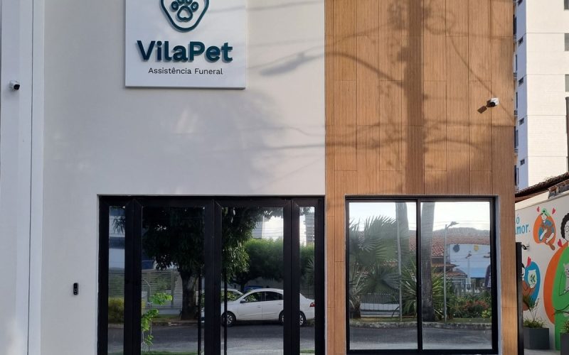 Empresa potiguar inaugura unidade de velório para pets com cão-gerente de atendimento