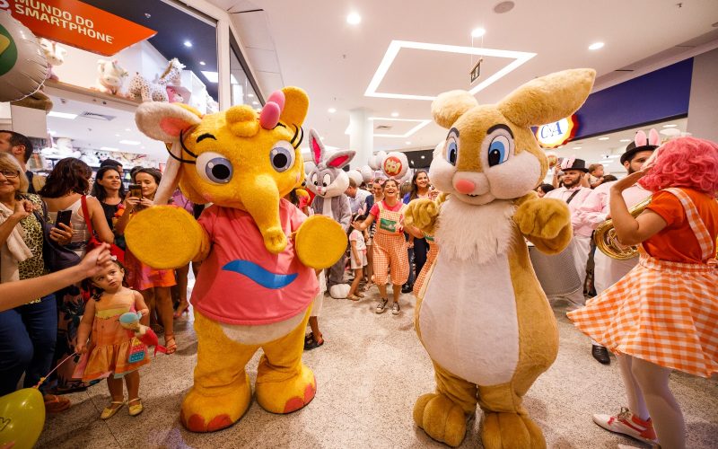 Coelho da Páscoa chega ao Natal Shopping com cortejo musical