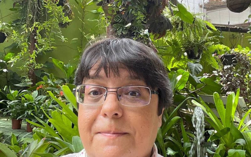 Roteirista potiguar lança neste sábado (16), o livro “Aprendiz de Bruxa” no Parque das Dunas
