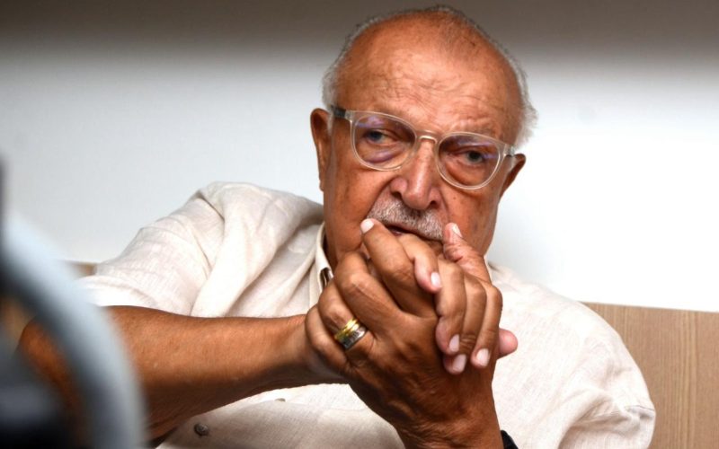 Cassiano Arruda reúne 50 anos de reportagens em livro com renda doada para Liga