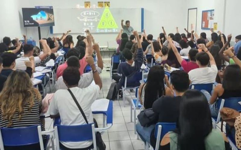 UniCesumar realiza série de aulões ao vivo e gratuitos preparatórios para a prova do Enem