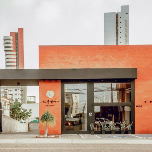 Effo Restaurante comemora 4 anos com ampliação no horário de atendimento