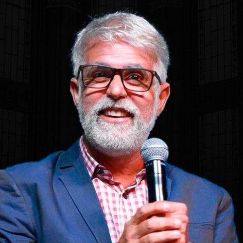 Pastor Cláudio Duarte apresenta a palestra “Escolhi Ser Feliz”, no Teatro Riachuelo