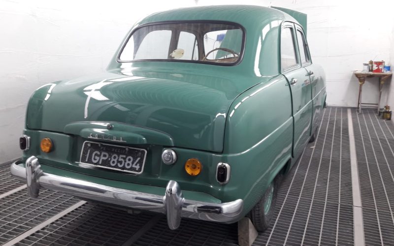 Home Center Ferreira Costa promove Exposição de carros antigos e show de rock neste FDS