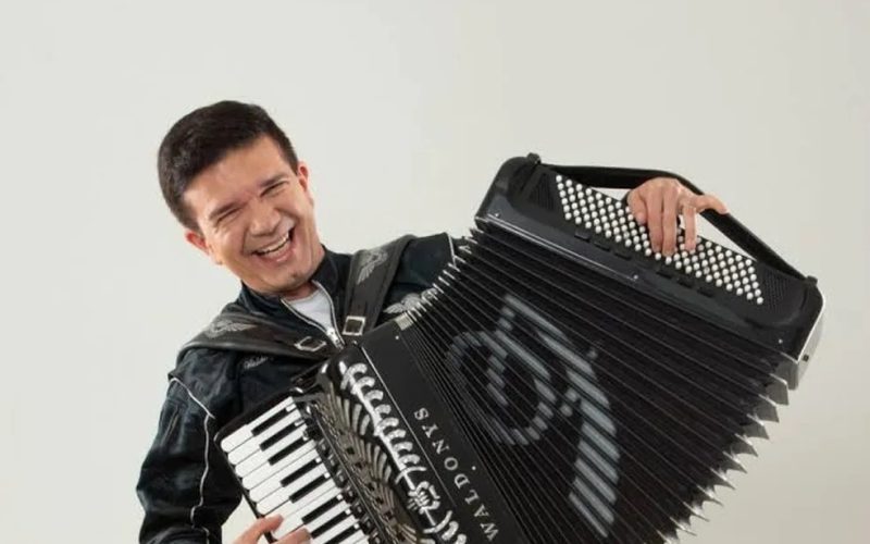 Ícone do acordeon brasileiro, Waldonys é atração de maio do Projeto Seis e Meia