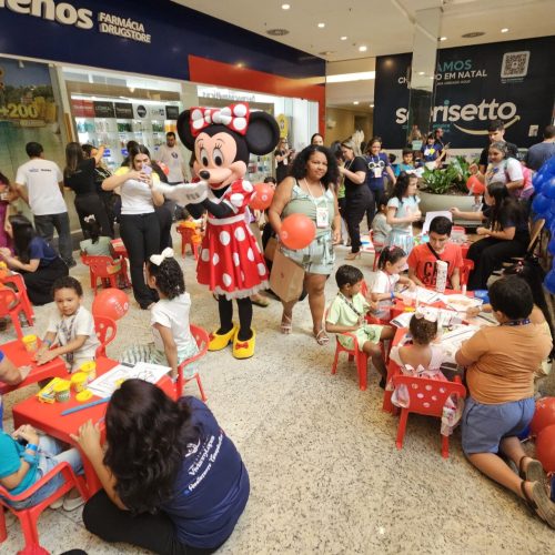 “Mães que abraçam” ofereceu palestras e serviços para cuidadores de autistas em Natal