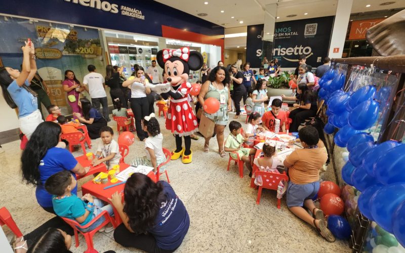 “Mães que abraçam” ofereceu palestras e serviços para cuidadores de autistas em Natal