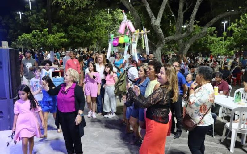 Sextou na Praça tem edição nesta quarta (29), véspera de feriado, no bairro de Candelária
