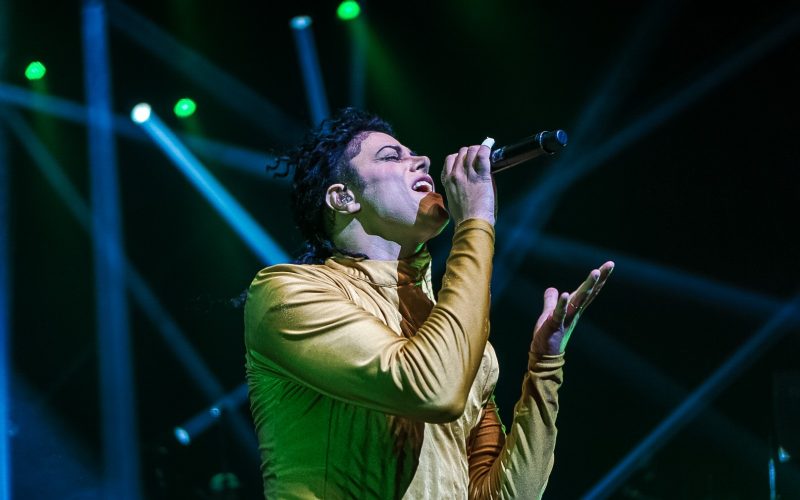 Rodrigo Teaser traz ao Teatro Riachuelo Especial 15 Anos Sem Michael Jackson
