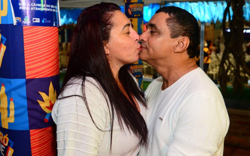 “Mossoró Cidade Junina”: casais celebram Dia dos Namorados no Polo Antônio Francisco