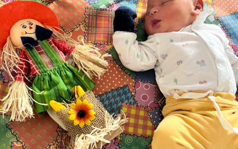 Bebês internados em UTI neonatal ganham ensaio fotográfico de São João no RN