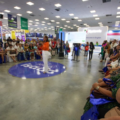 Profissionais da educação municipal participam da ExpoEduc 2024