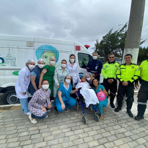 Hospital Infantil Varela Santiago realiza sonho de paciente da UTI Pediátrica de conhecer o mar