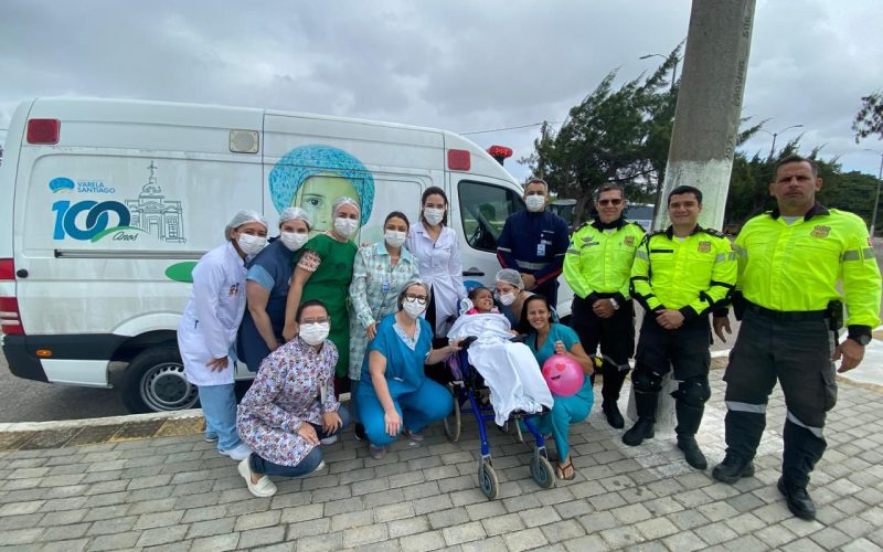 Hospital Infantil Varela Santiago realiza sonho de paciente da UTI Pediátrica de conhecer o mar