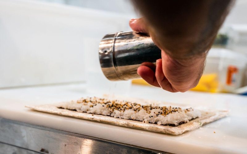 Versátil e delicioso: Pão de Açúcar oferece diariamente opções frescas de sushi aos clientes