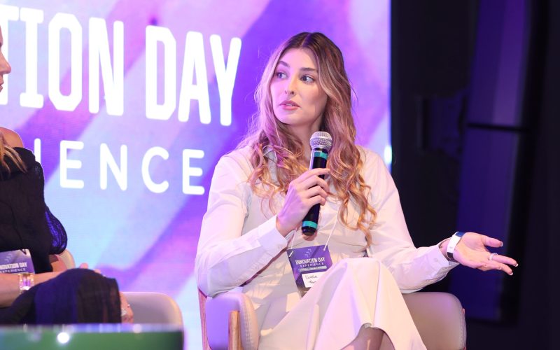 Victória Rocha Inspira no Innovation Day XP com Palestra sobre IA, Sustentabilidade e Consciência