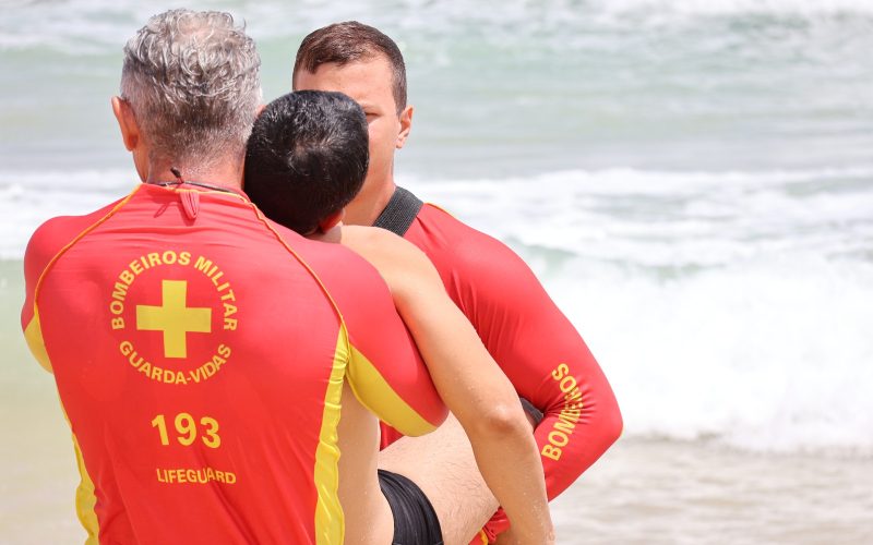 2025: Corpo de Bombeiros já salvou 71 pessoas vitimas de afogamento nas praias do RN