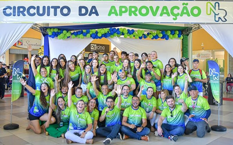 Famílias celebram conquistas nesta segunda com o “Circuito da Aprovação”